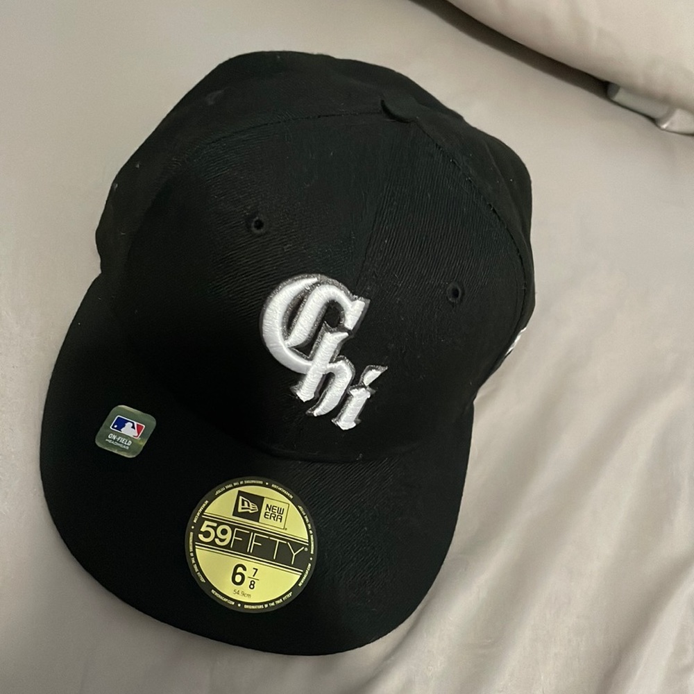 6  7/8 New Era Black CHI HAT